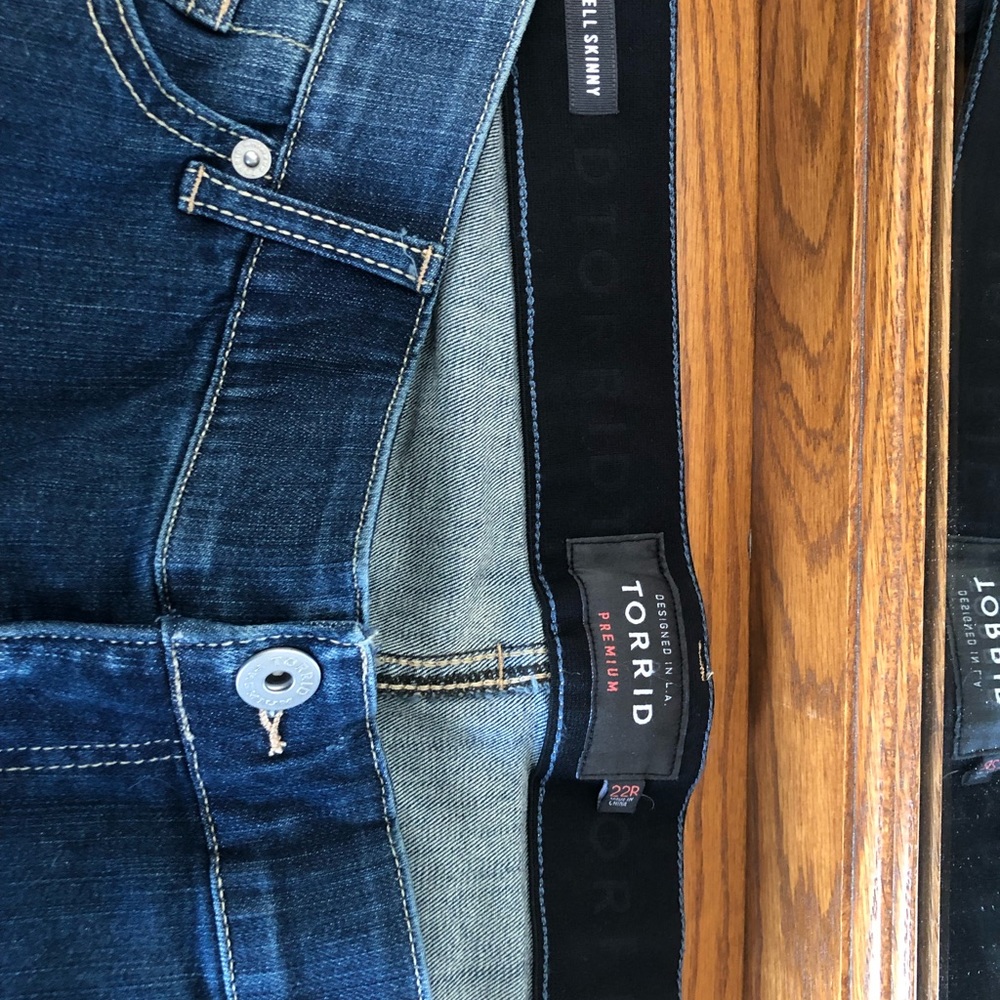 BombShell Skinny Jeans - Picture 3 of 4